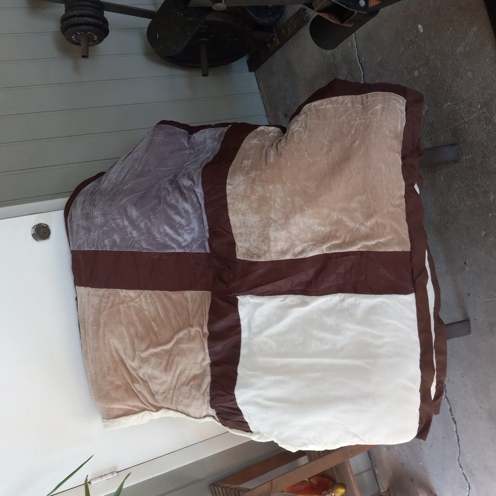 Queen Velvet Comforter Set in Neutral Tones - Picture 8 of 8